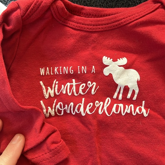 Lot of 5- Christmas long sleeve onesies - Picture 3 of 10